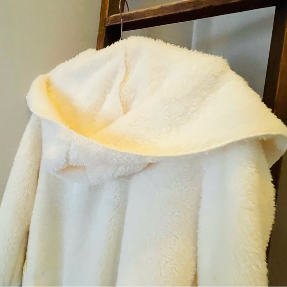 EE:SOME Oversized Fur Sherpa Hooded Open Front Cardigan Jacket Ivory Cream - Picture 6 of 14